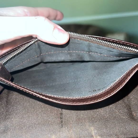 EUC AUTH Fendi Leather Wallet - Picture 14 of 17